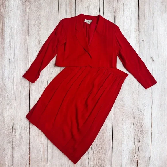Vintage 80’s Nicole Miller Women’s 2-Piece Red Blazer Skirt Suit Set ~ Size 10 - Picture 2 of 10